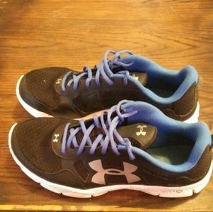 *Mens* Size 10US- Under Armour- *MicroG 🏃 👞